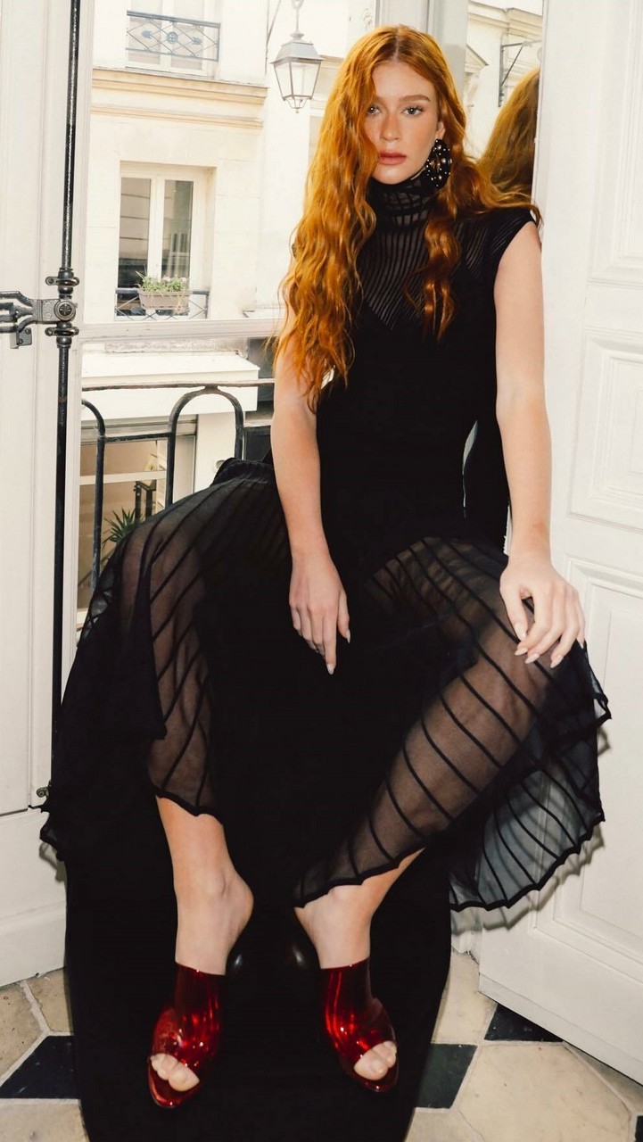 Marina Ruy Barbosa Feet